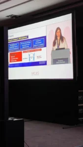 Dr. Roxanna Sadoughifar presenting research on Alopecia Areata and JAK inhibitors at IMCAS World Congress 2026.
